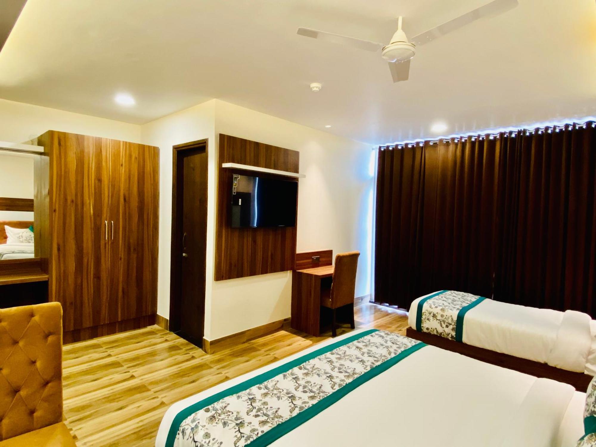 Hotel White And Restaurant 300 Mtr From Golden Temple Amritsar Dış mekan fotoğraf